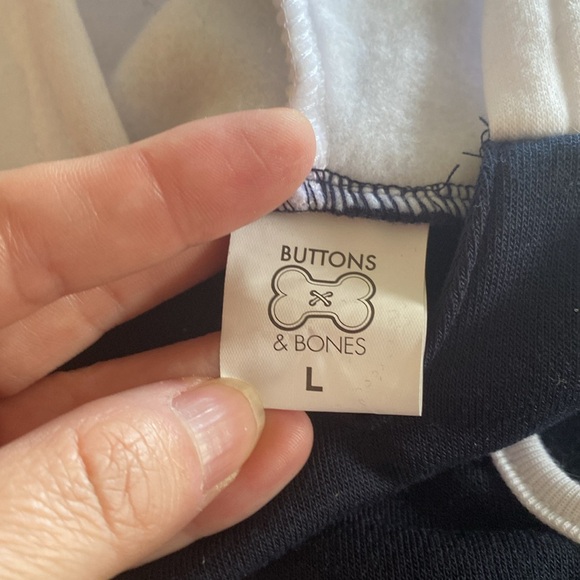 🆕BUTTONS & BONES: Pet Hoodie “Free Kisses” Navy and White NWT Size L - Picture 5 of 6